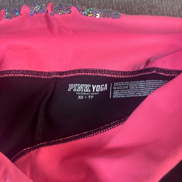 Victoria's Secret Black Leggings with Pink Waistband 1128 - Picture 4 of 4